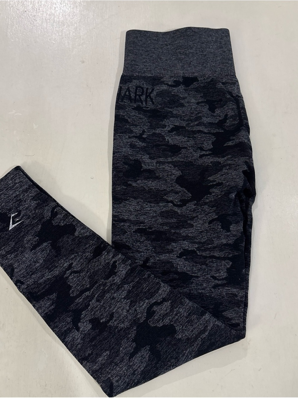 Gymshark Women’s Black Gray Camo Leggings Size Small